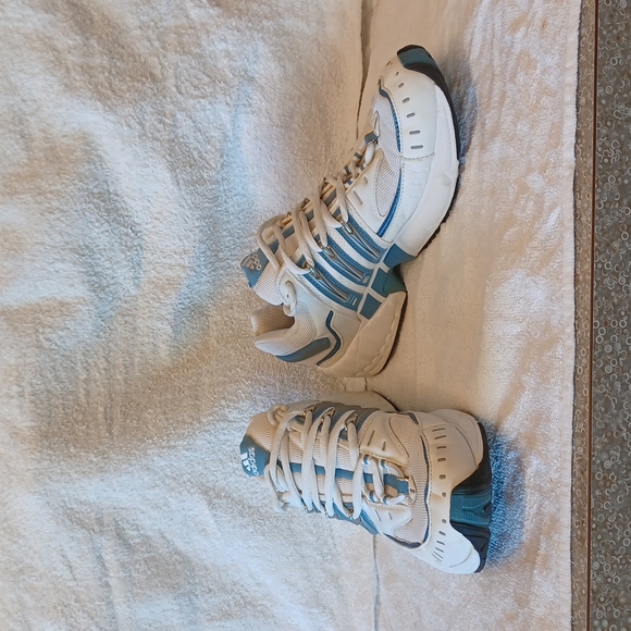 Adidas Classic Cross Training/Running Shoe NEW- Sz. 8.5 - Picture 4 of 14